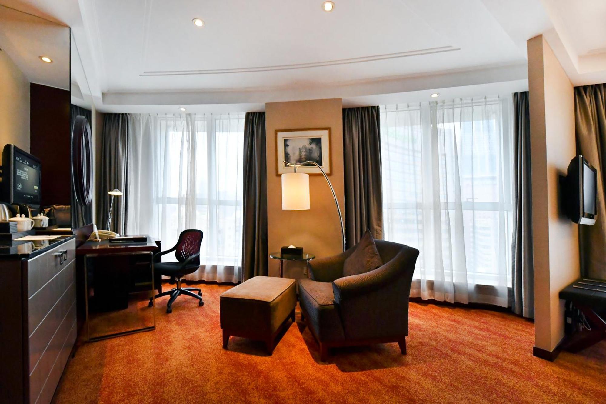 - Nanjing Road Hotel